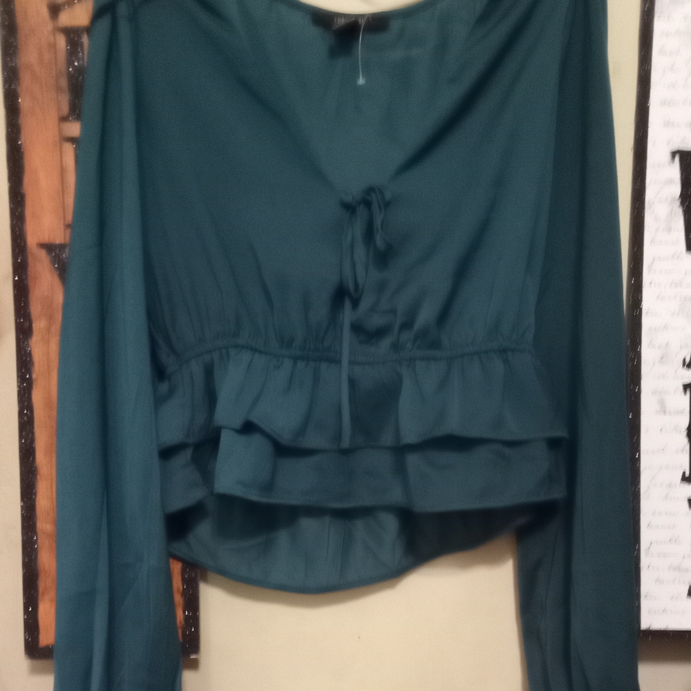 4/$12 Forever21 Elegant Green  Tie In Front 2 Waist Ruffles  Top